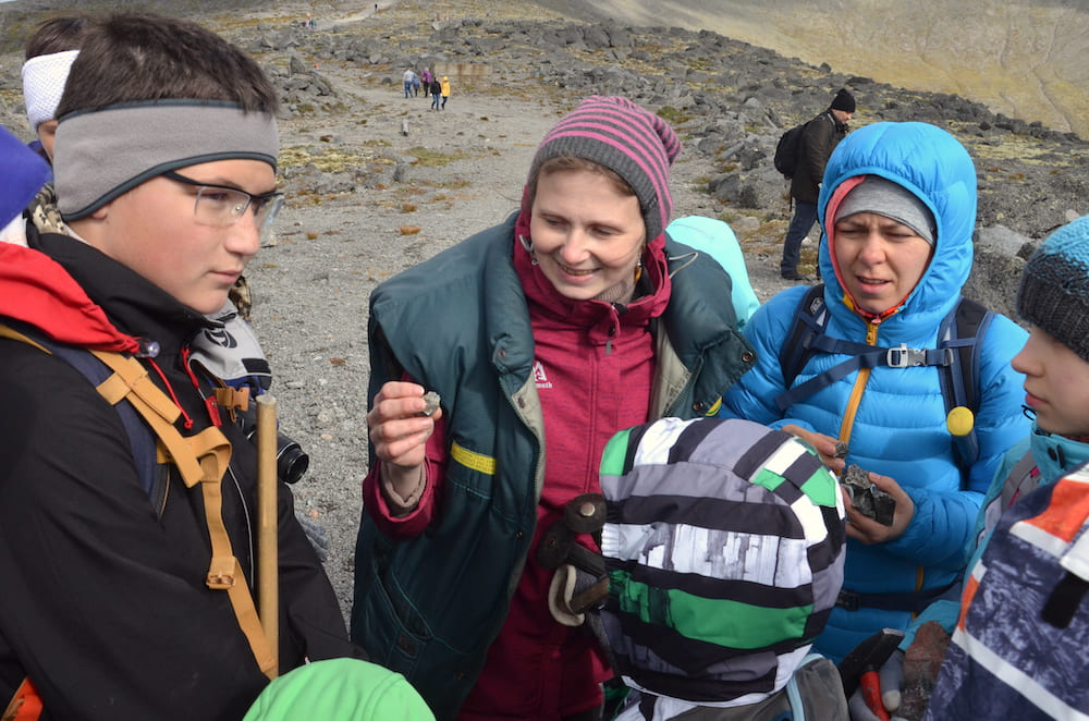Екатерина Ловская автор-ведущая тура Геология в играх в горах